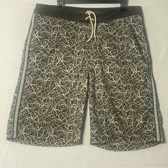 Penguin by Munsingwear Penguin Print Board Shorts Size 36 - Picture 1 of 13